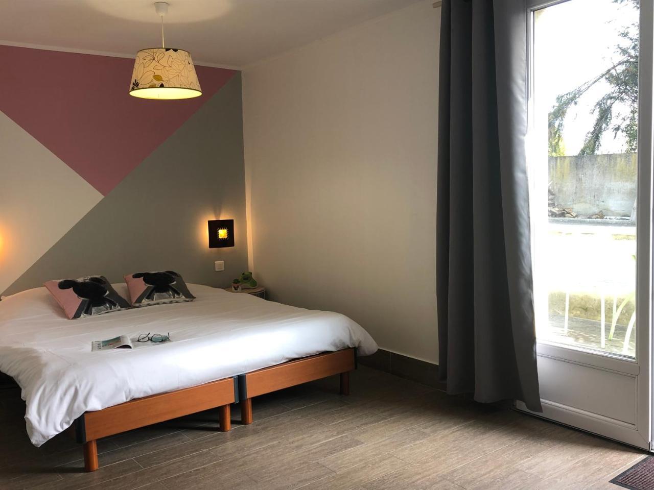 Chambres D'Hotes Poirier Bazin Montry Exterior photo